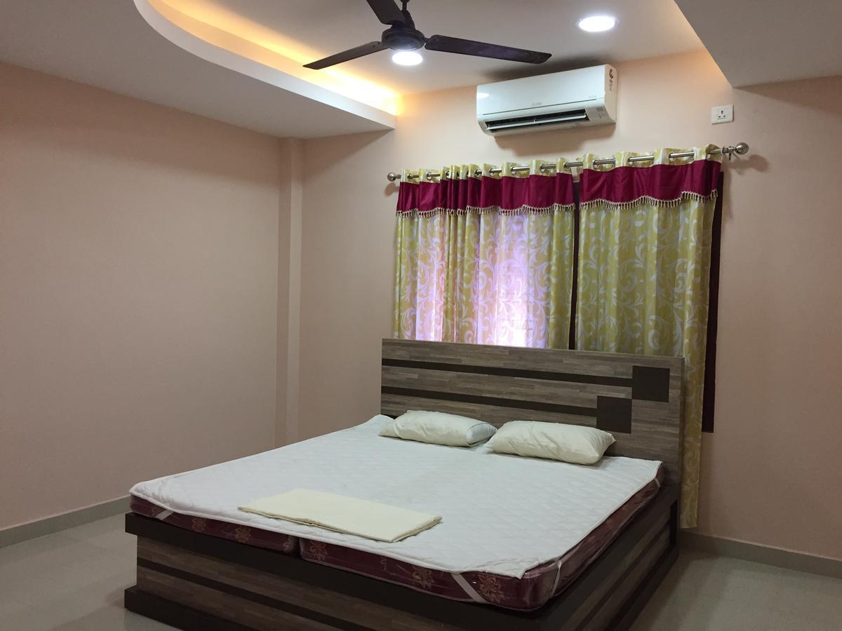 Mega Tourist Home Palarivattom Kochi Zewnętrze zdjęcie