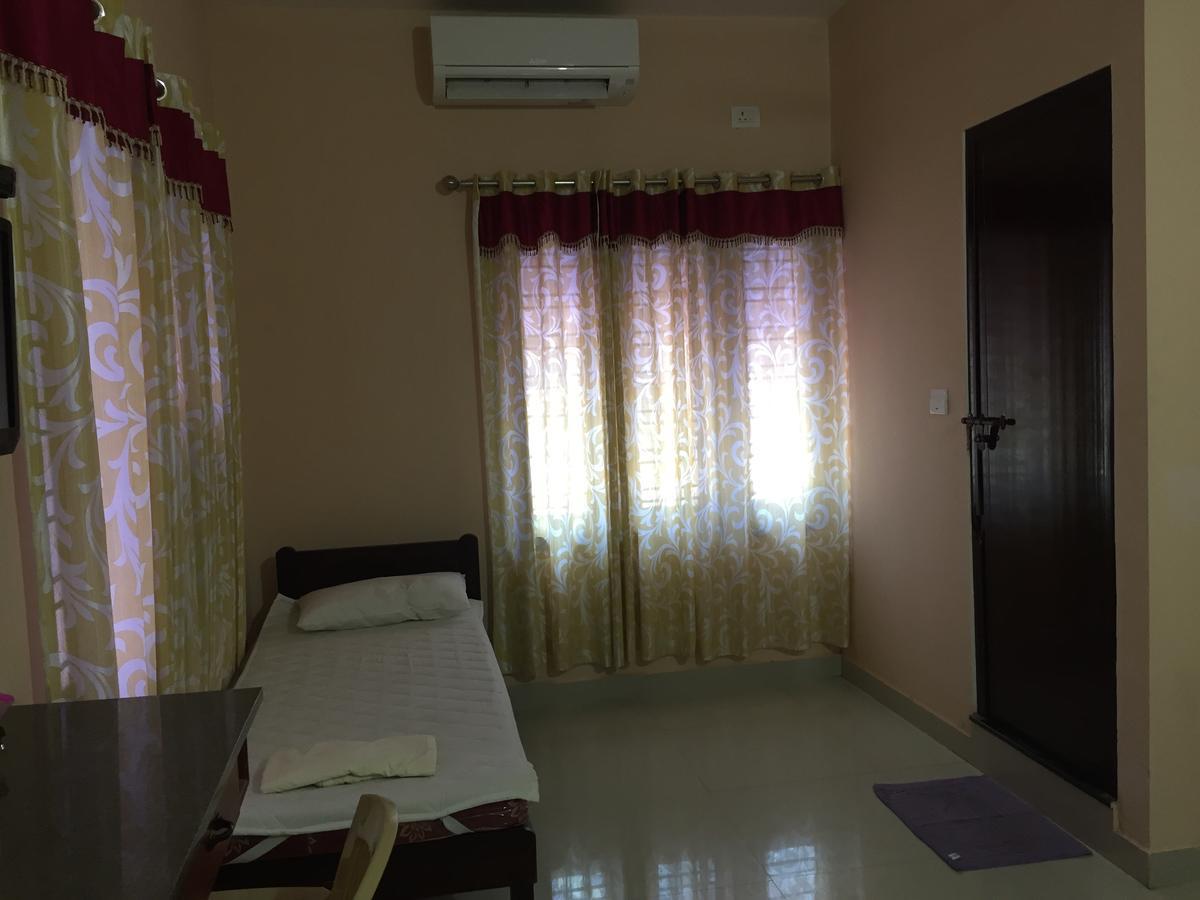 Mega Tourist Home Palarivattom Kochi Zewnętrze zdjęcie